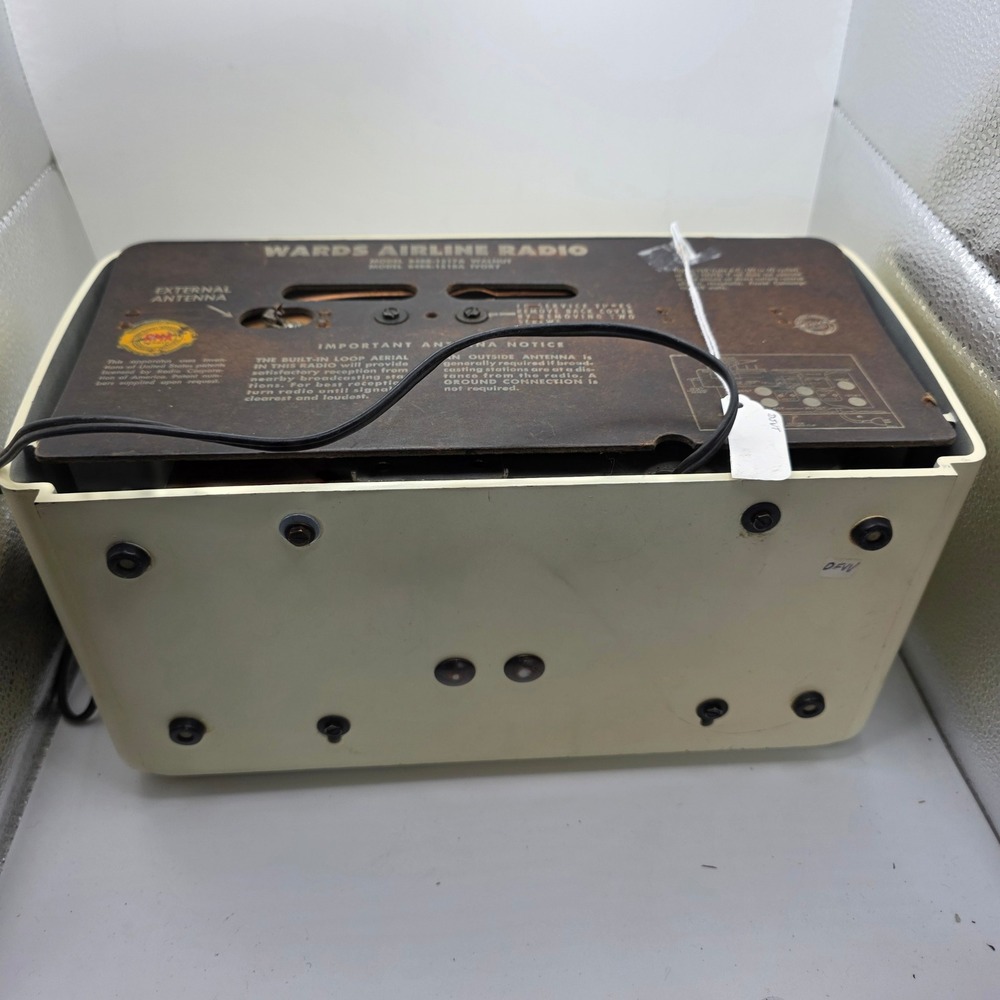 1948 Wards Airline 84BR-1518A Ivory Tube AM Radio Montgomery Ward WORKING - Picture 8 of 9